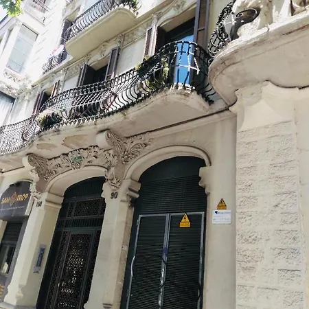 Apartment Spacious & Comfortable Flat In Centric Eixample Barcelona