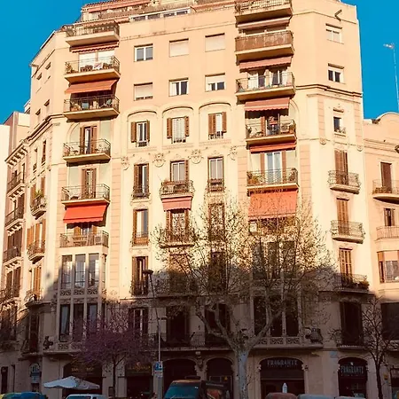 Apartment Spacious & Comfortable Flat In Centric Eixample Barcelona