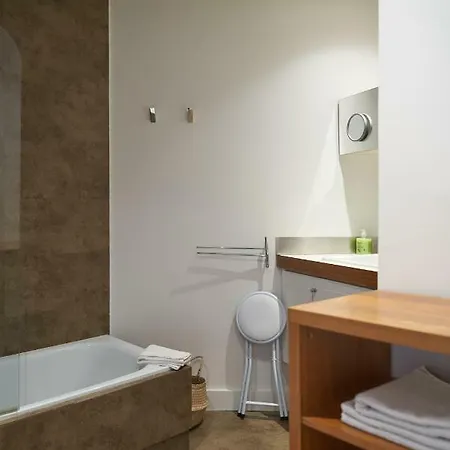 Spacious & Comfortable Flat In Centric Eixample * バルセロナ